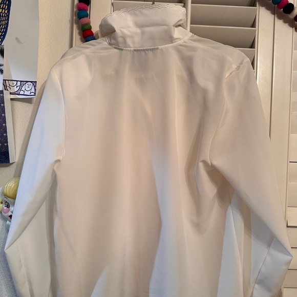 Vintage white button up with floral detailing and lace collar!! - Picture 3 of 3
